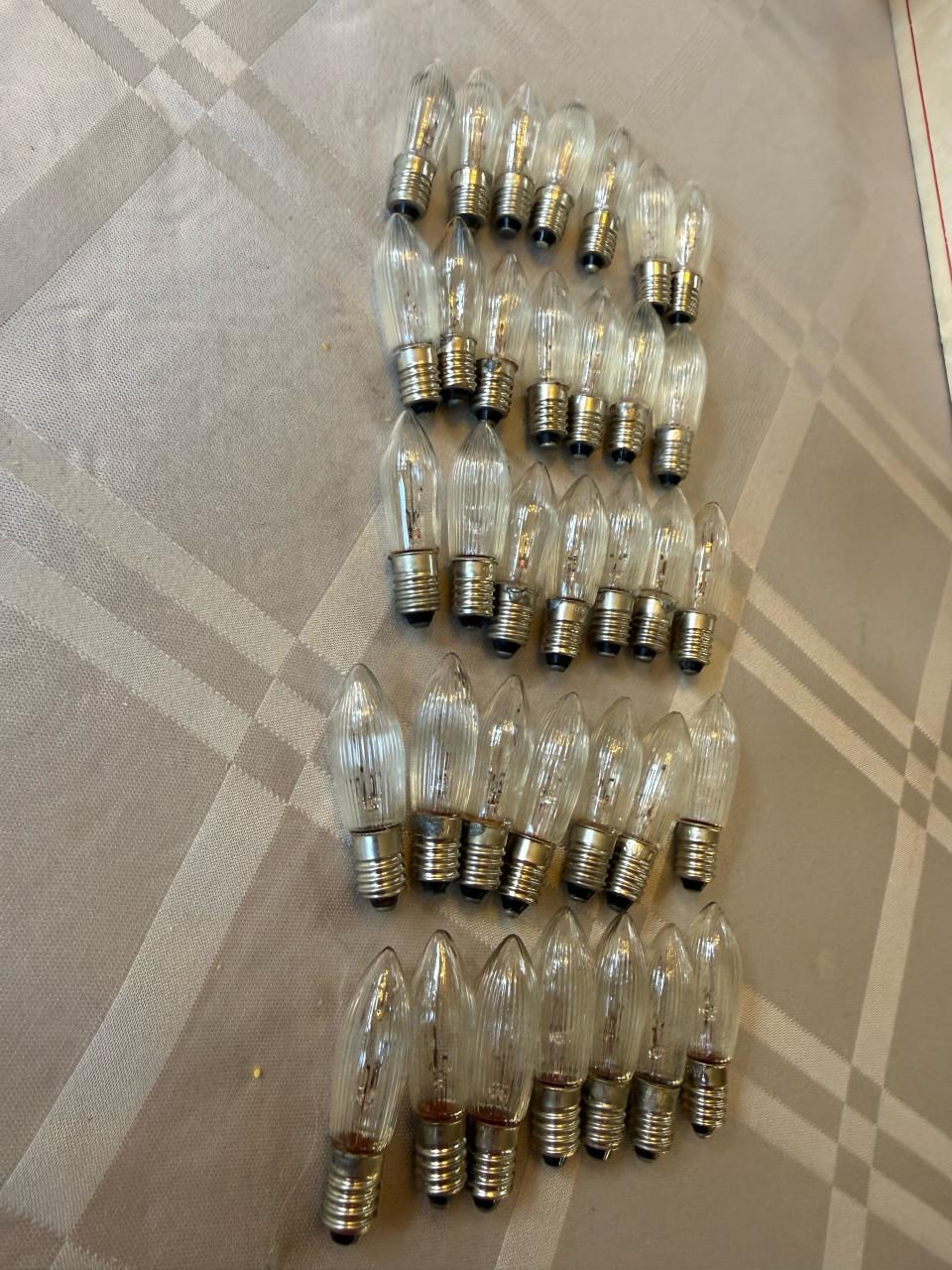 Gratis E10 34V 3W lampjes voor kerst