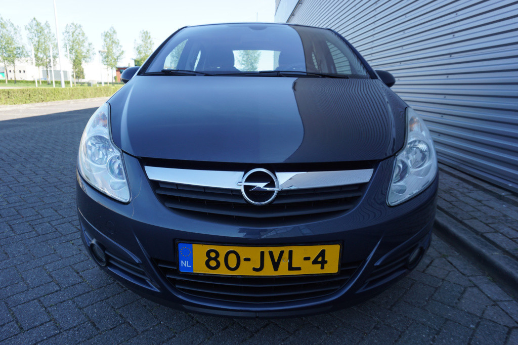 Opel Corsa 1.4-16v enjoy airco / cruise / elektr. ramen / trekhaak / nap
