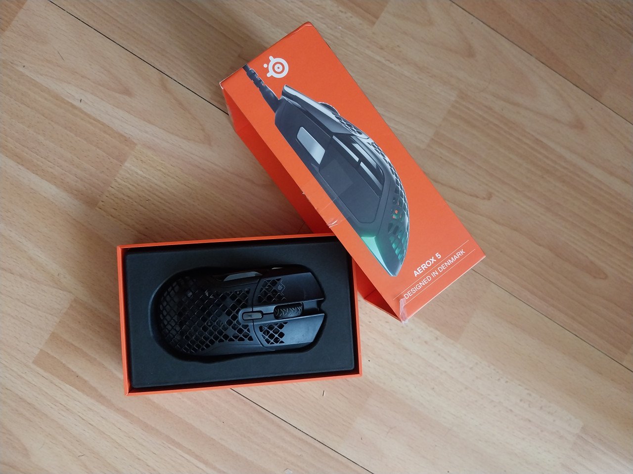SteelSeries Aerox 5 Gaming Muis