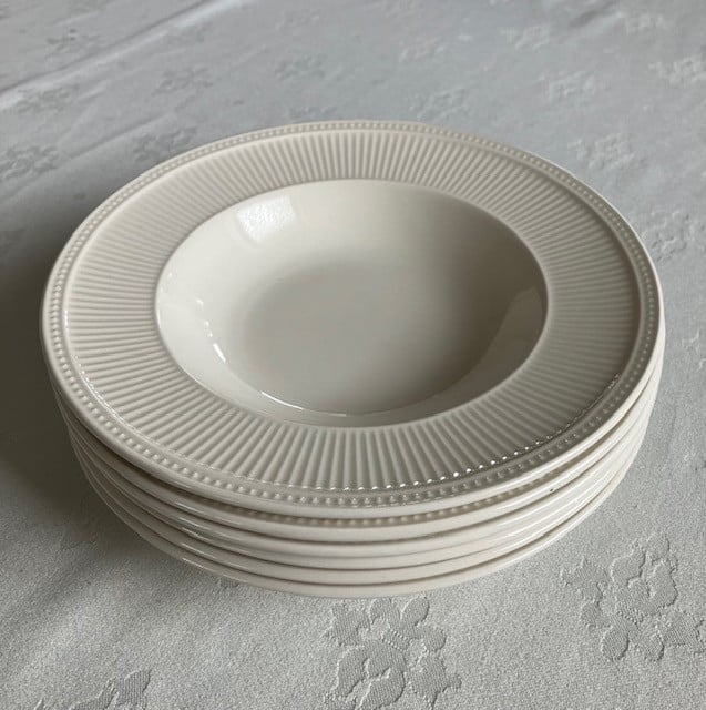 WEDGWOOD SERVIES WINDSOR ONDERDELEN IN PRIMA STAAT LIEFST IN 1 KOOP