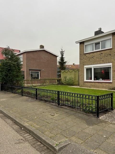 Hekwerken - Tuinpoorten - Schuifpoorten en Inrijpoorten op maat gemaakt.