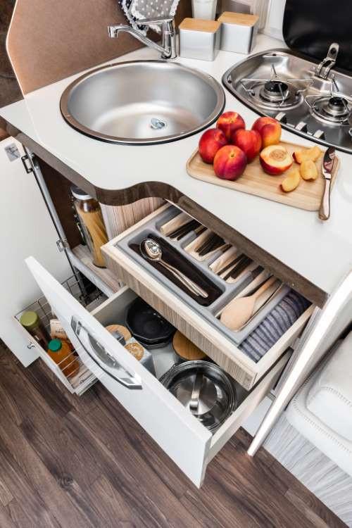 Elnagh Magnum 532 - Face-to-face - 180 pk - automaat