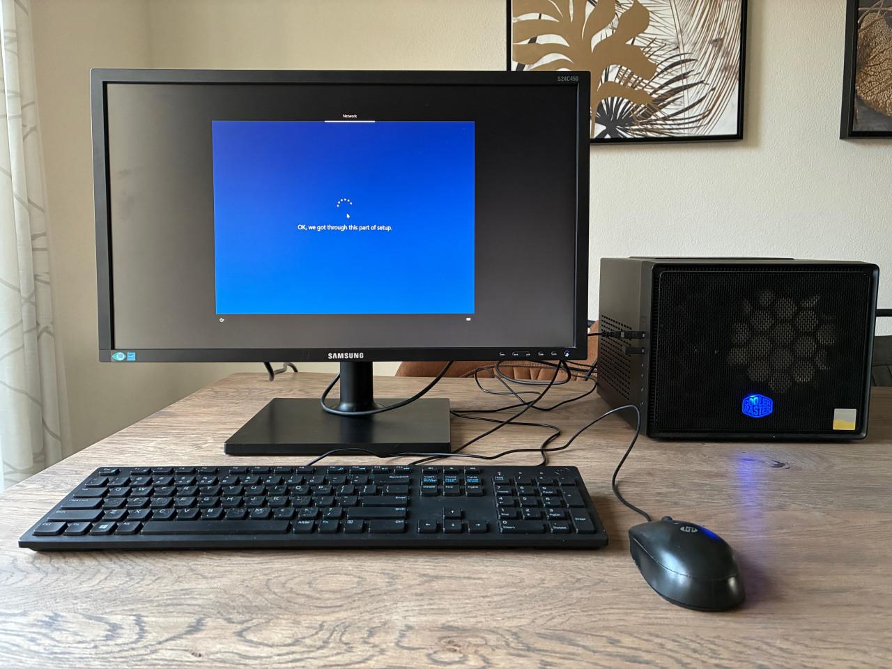 Intel I5 PC + 24 inch monitor