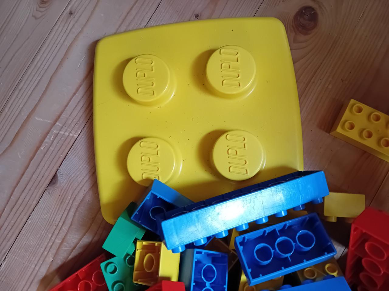 Duplo blokken in emmer