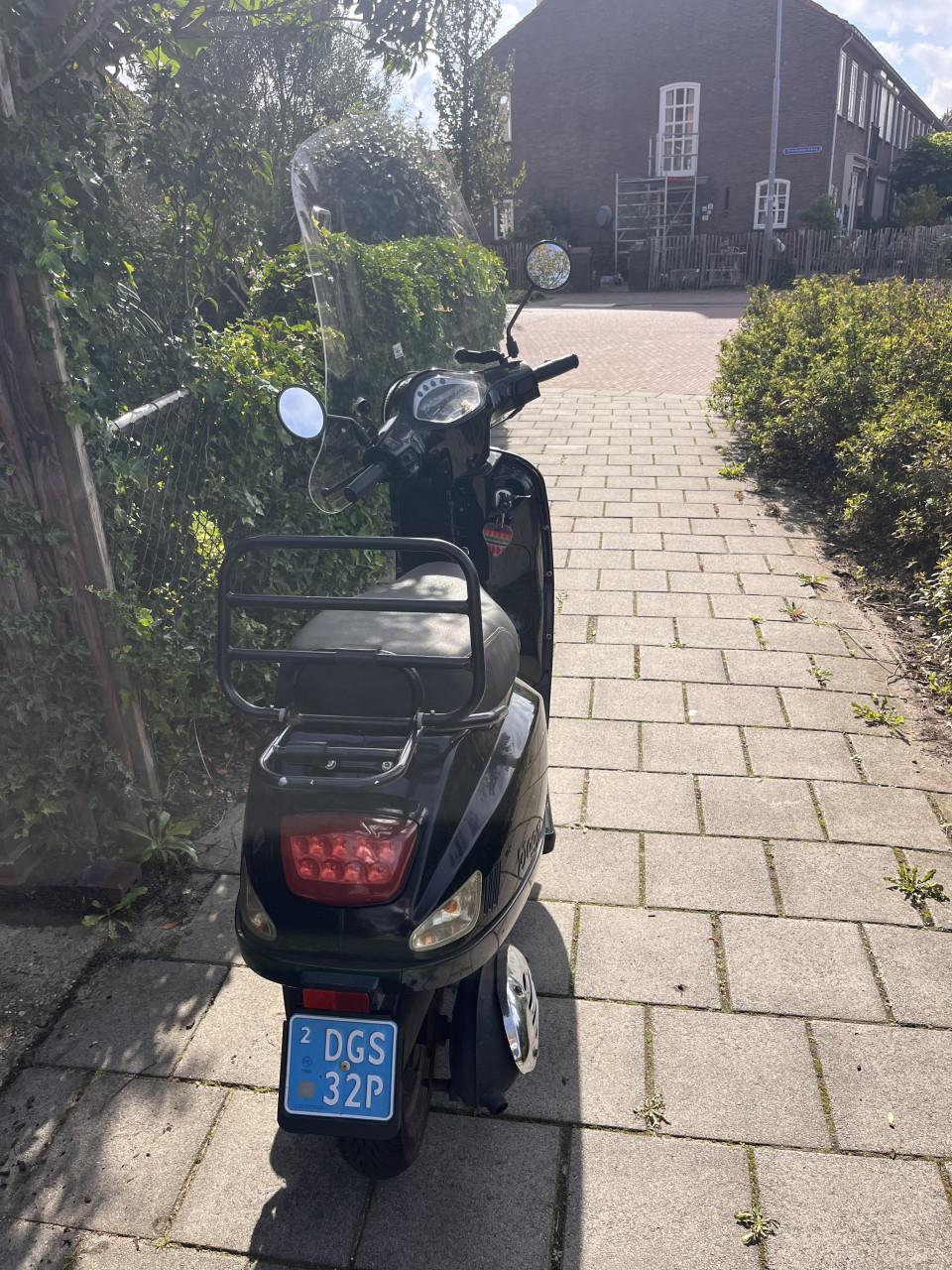 Scooter AGM