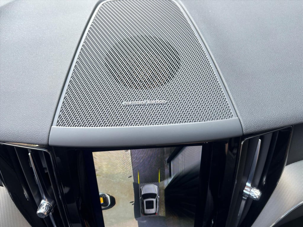 Volvo XC60 t6 recharge awd r-design| harman kardon|360 camera|schuifdak| tr