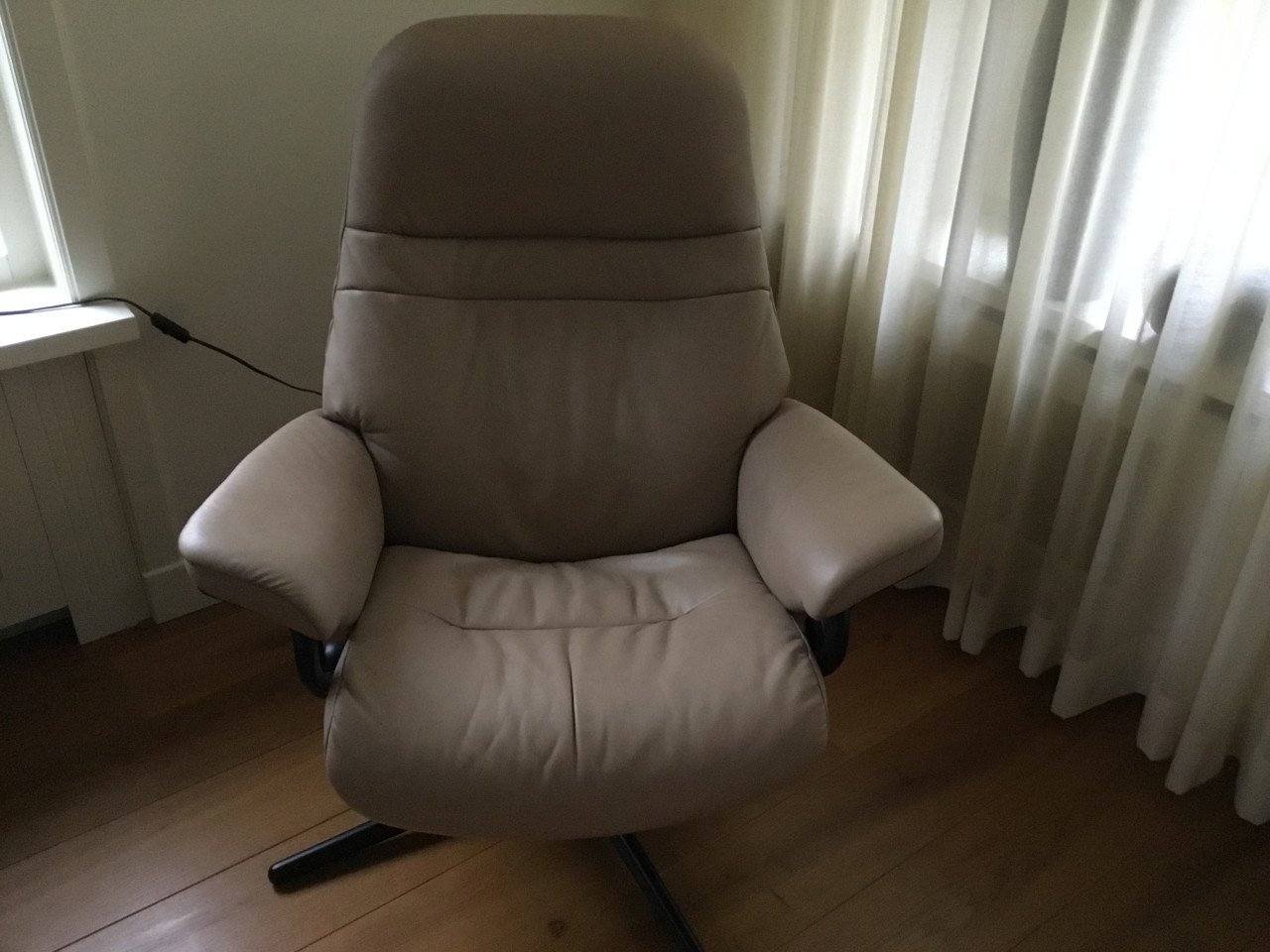 2   Relax - Draaifauteuils  met Hockers.  Stressless