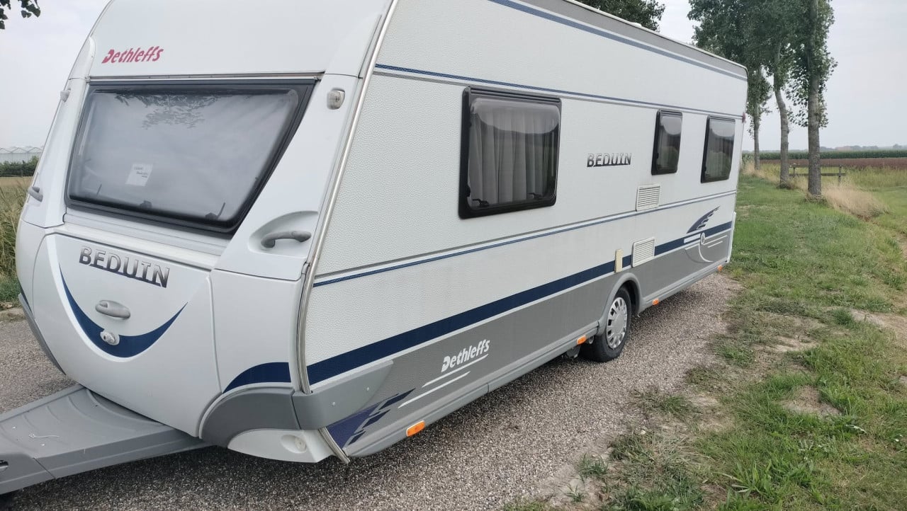 Dethleffs 540 (2009) ENKELE BEDDEN / Mover / Voortent
