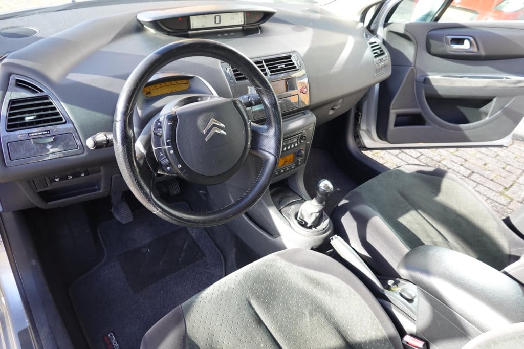 Citroen C4 2.0-16v exclusive 136-pk