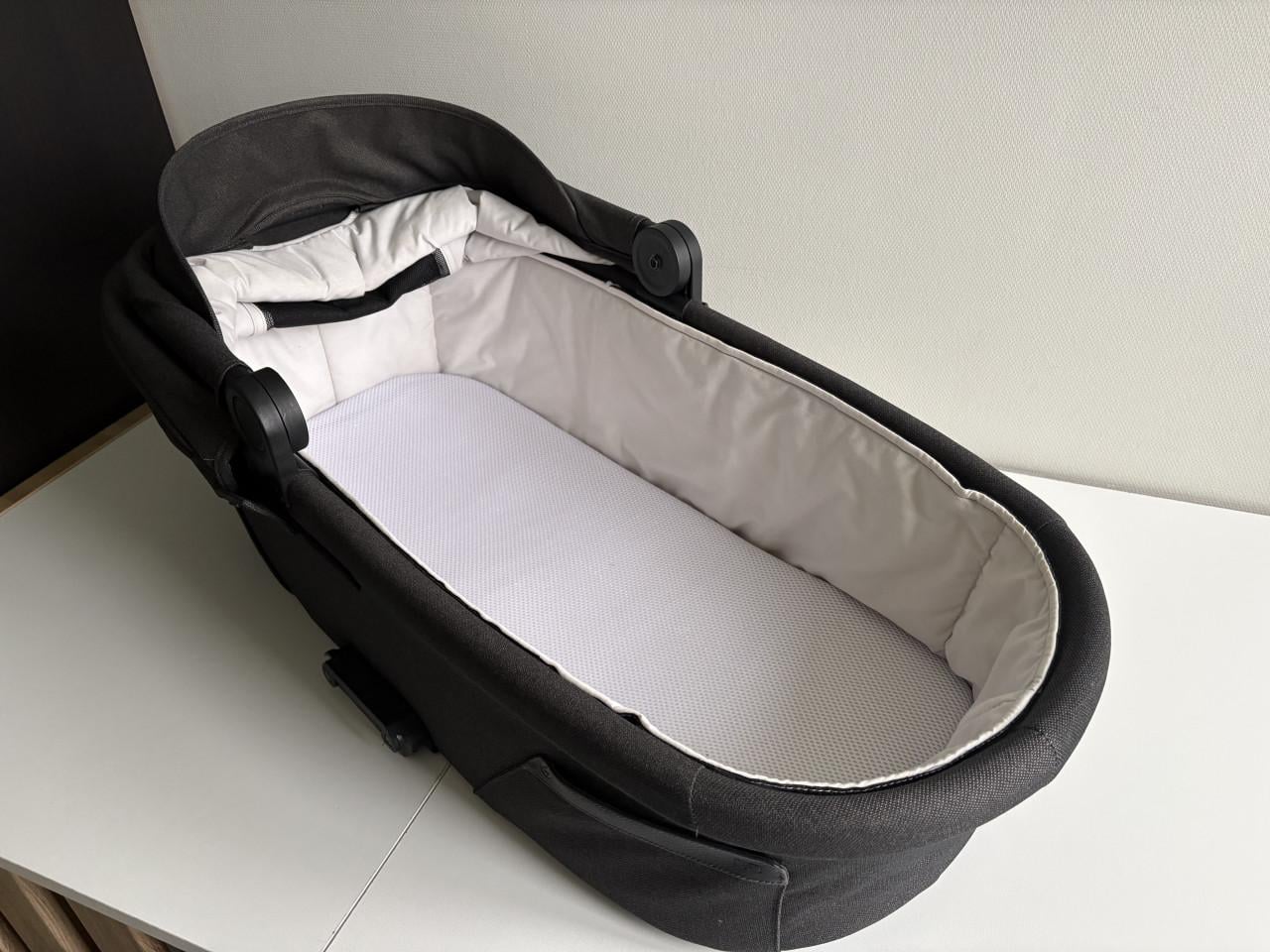 Mutsy Nio Kinderwagen, compleet, 3 in 1, kleur North Black