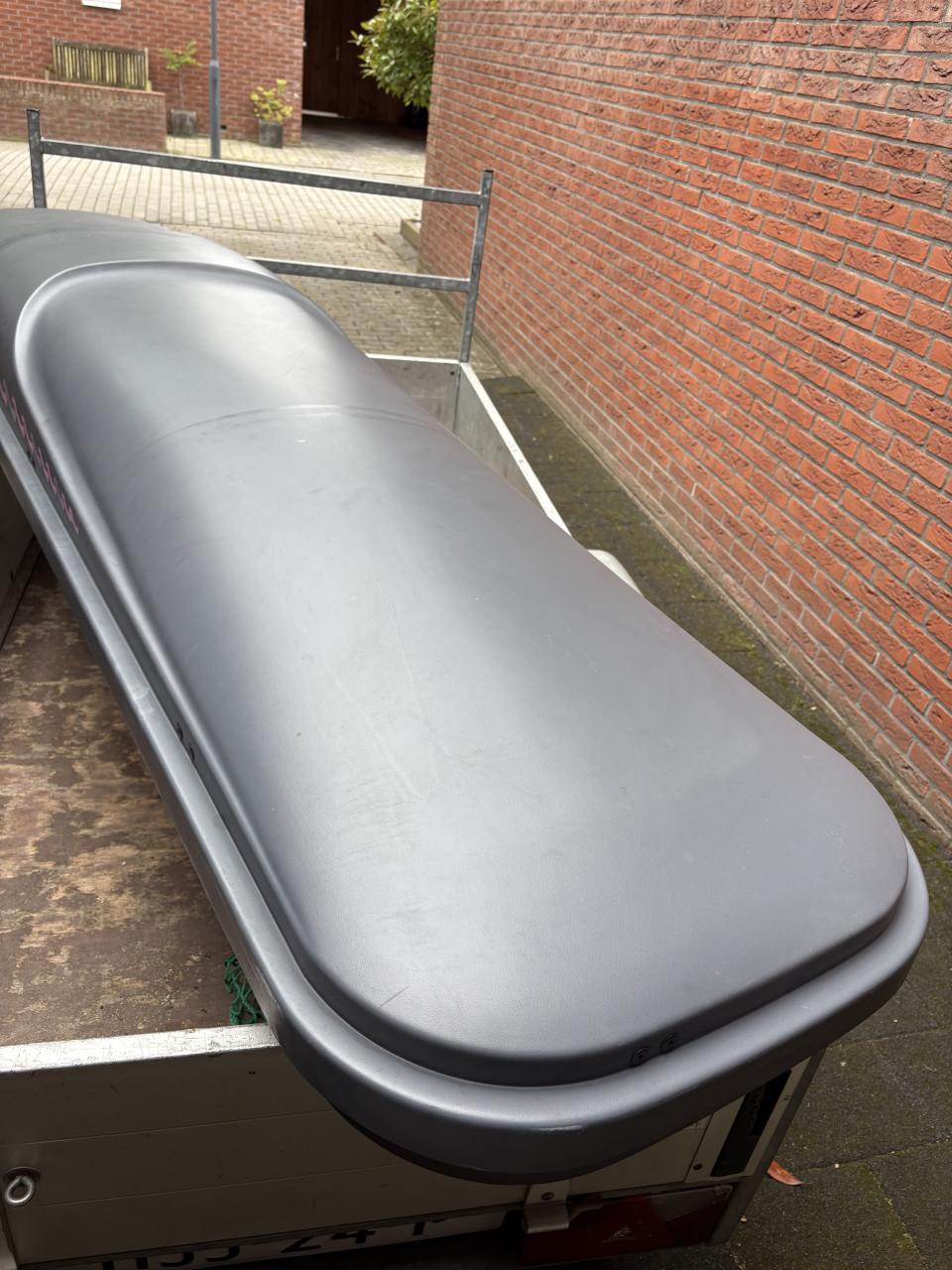 Te Koop dakkoffer.