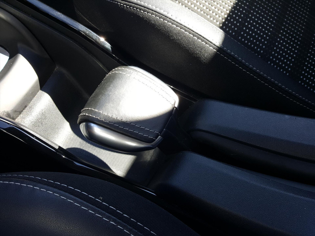Peugeot 2008 1.2 pt 110pk allure eat6 automaat navigatie | achteruitrijcame