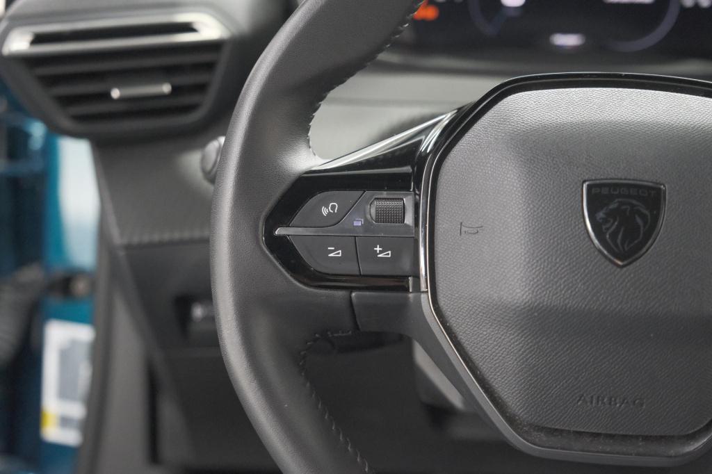 Peugeot 2008 puretech 100 allure | apple carplay | parkeersensoren | climat