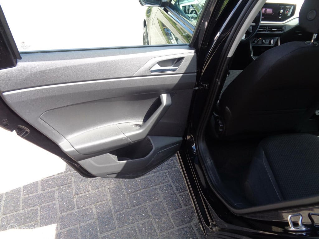 Volkswagen Polo 1.0 tsi beats/airco/pdc/carplay/17''lm velgen/led