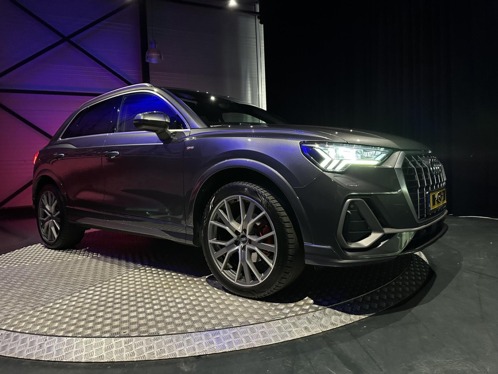 Audi Q3 35 tfsi s edition *pano*camera*trekhaak*