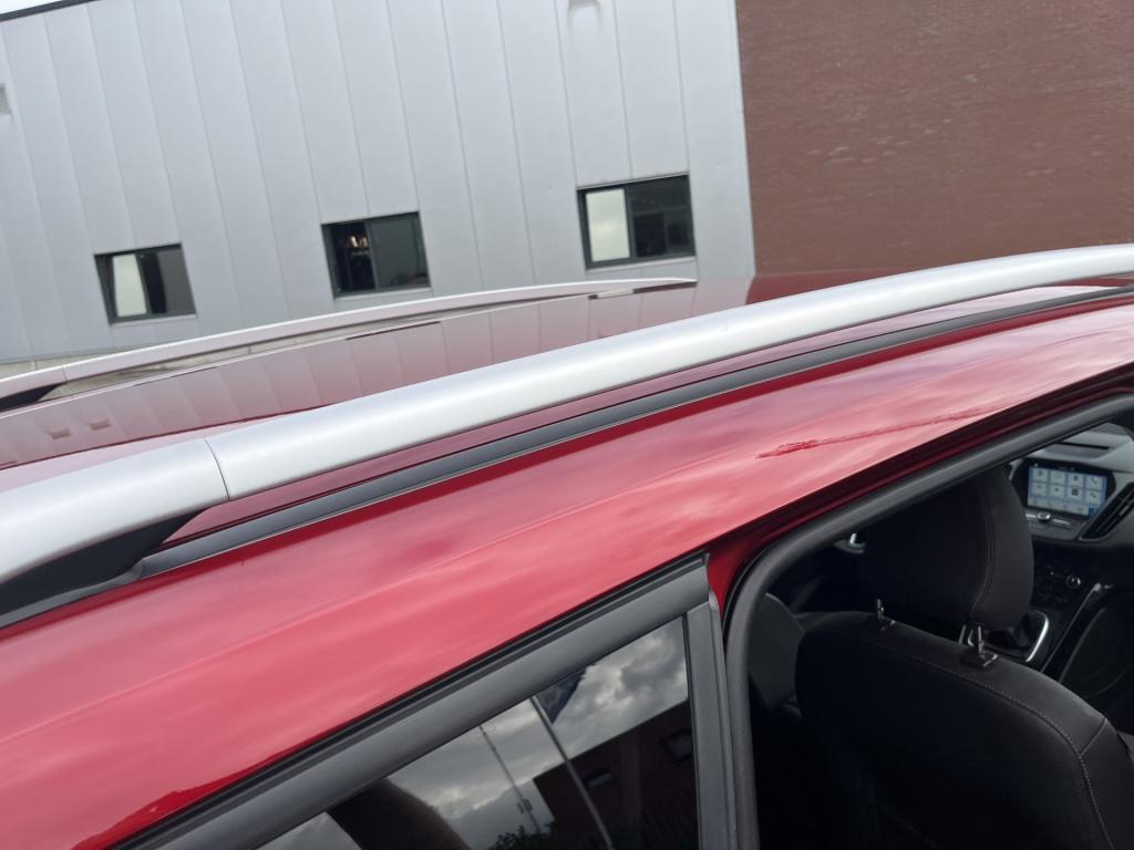 Ford Kuga 1.5 ecoboost titanium 2000 kg  trekgewicht