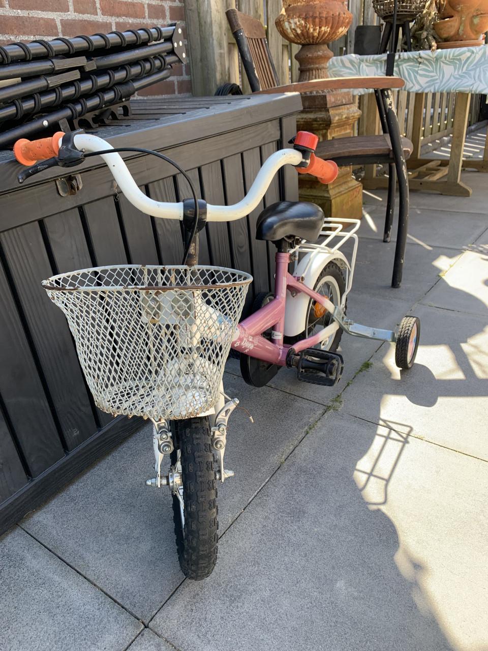 Dora 12inch fiets met mandje en zijwieltjes