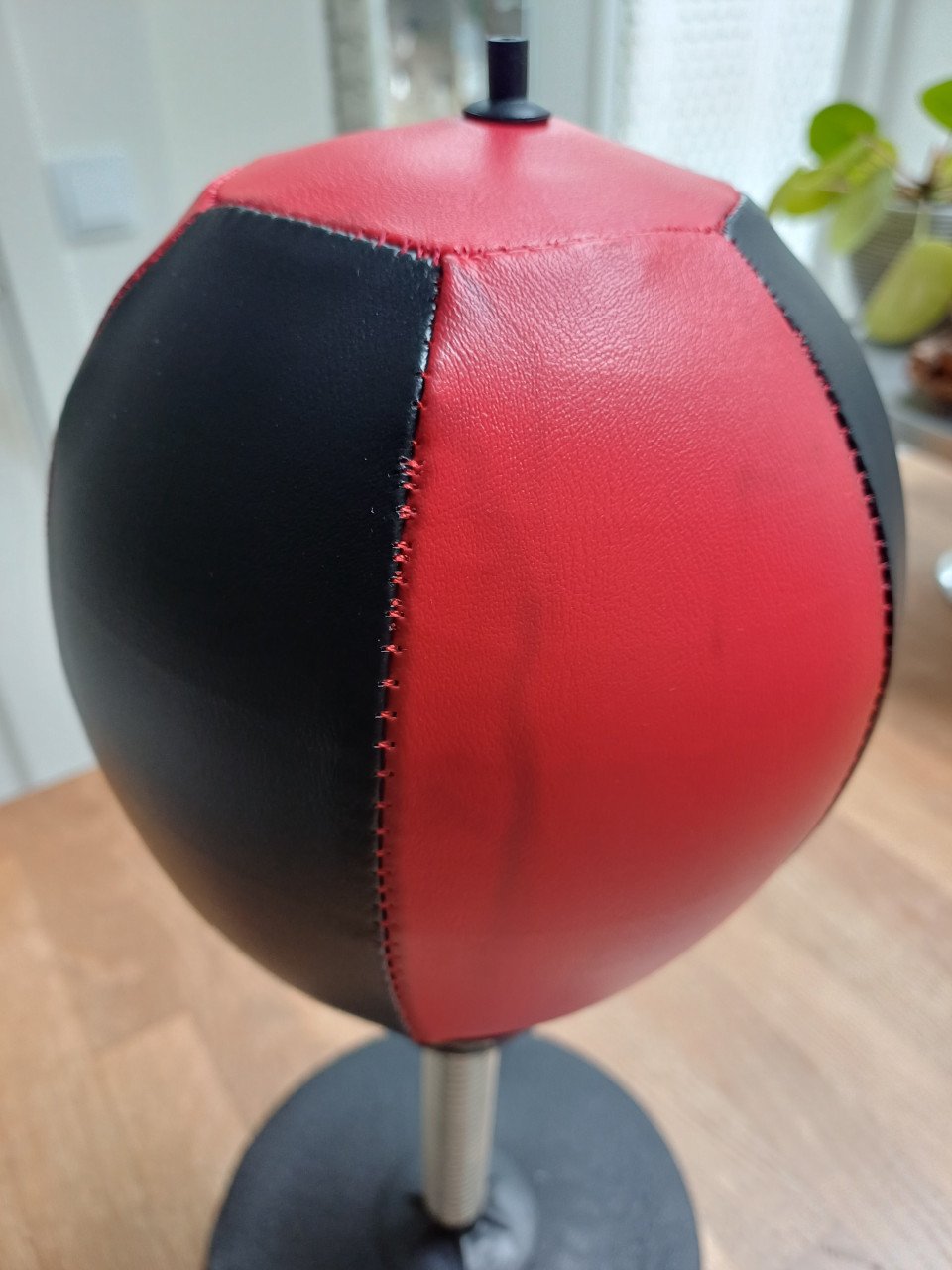 Stress Buster Boksbal 17 x 17 x 35 cm PU leer incl. handpomp