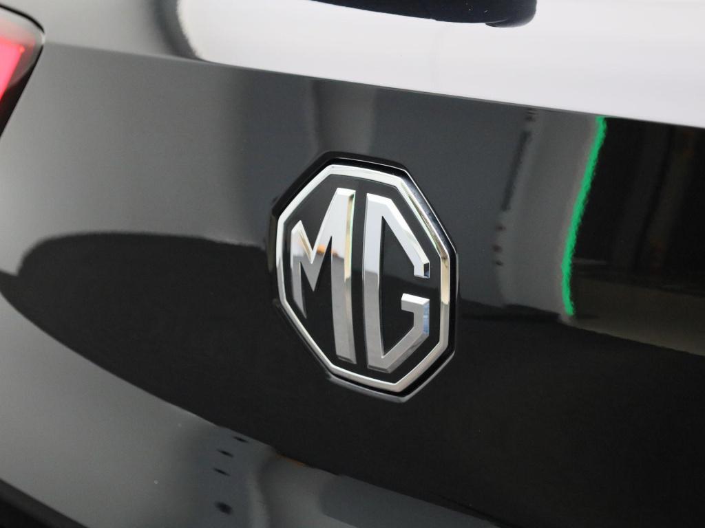 MG Zs Ev long range luxury 70 kwh | panoramadak | leder | apple carplay - a