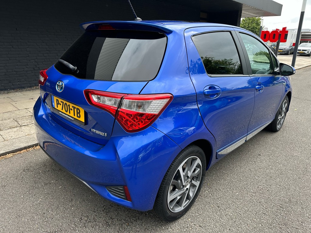 Toyota Yaris 1.5 hybride // premium uitvoering //