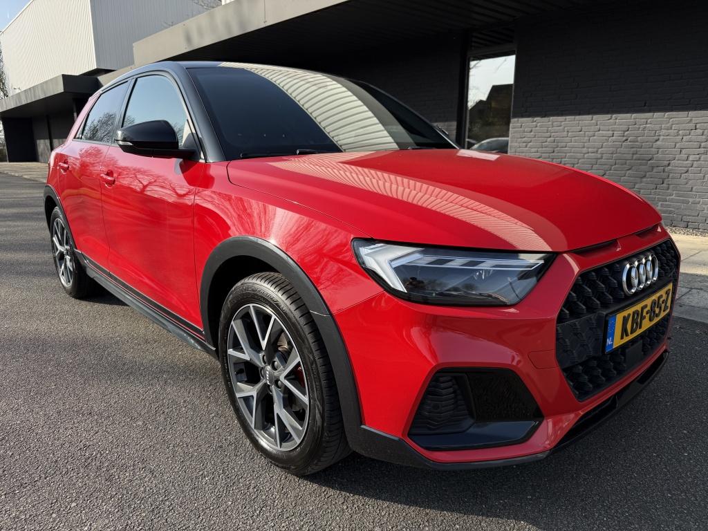 Audi A1 citycarver 30 tfsi - sline - sportstoelen - led koplampen -