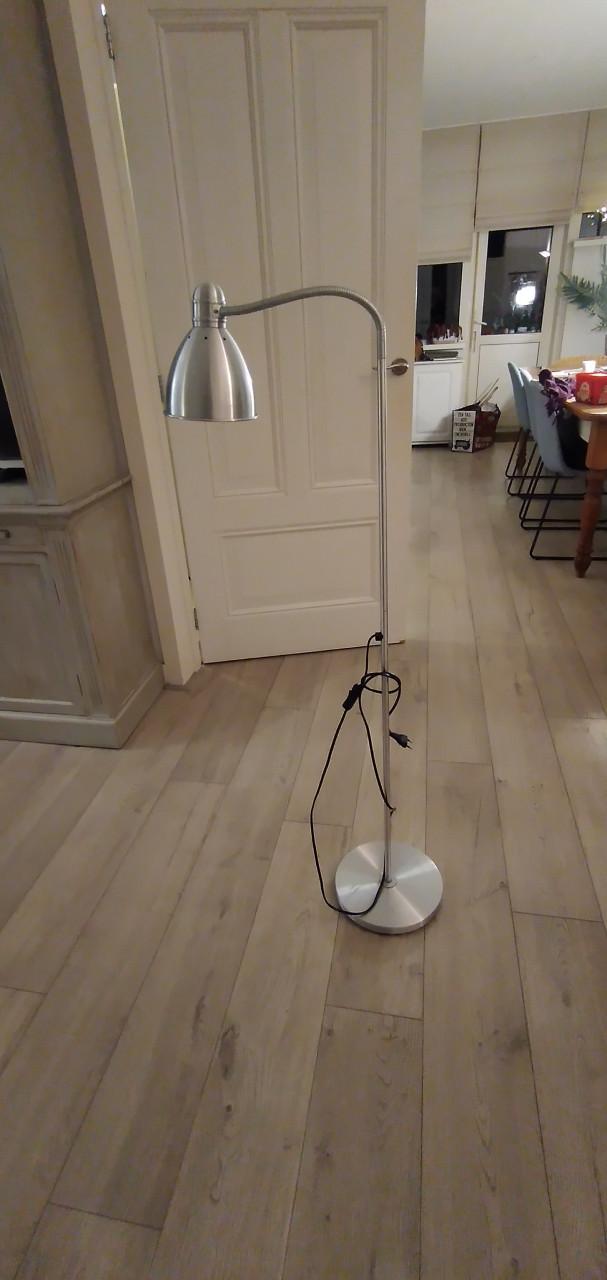 Staande lamp van ikea