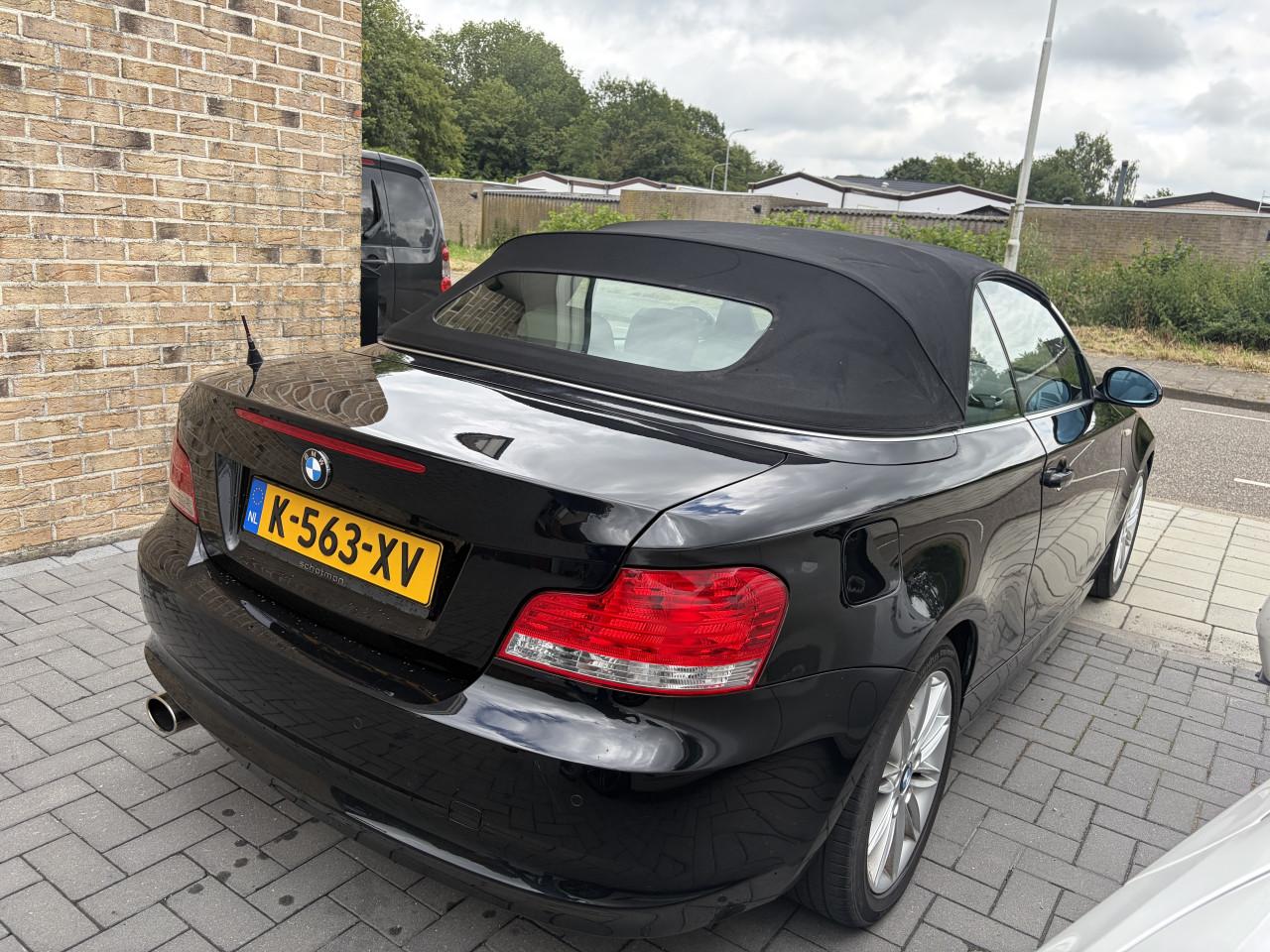 BMW 1-serie Cabrio 118i Airco PDC 2008 Boekjes