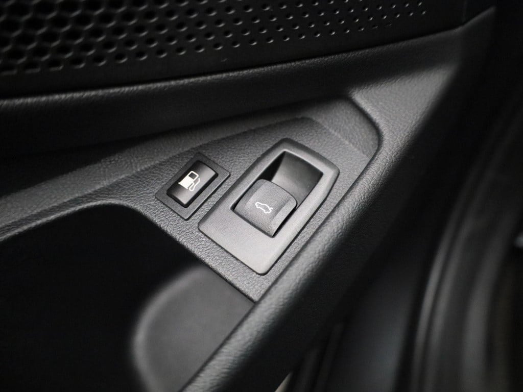 BMW 3-serie 320e high executive | automaat | navigatie | leder | elektrisch