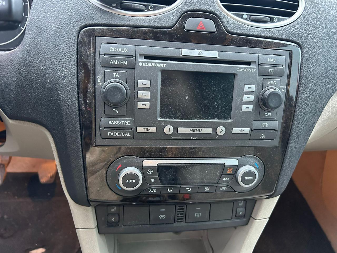 Ford Focus Wagon 1.6-16V Ghia FULL OPTION