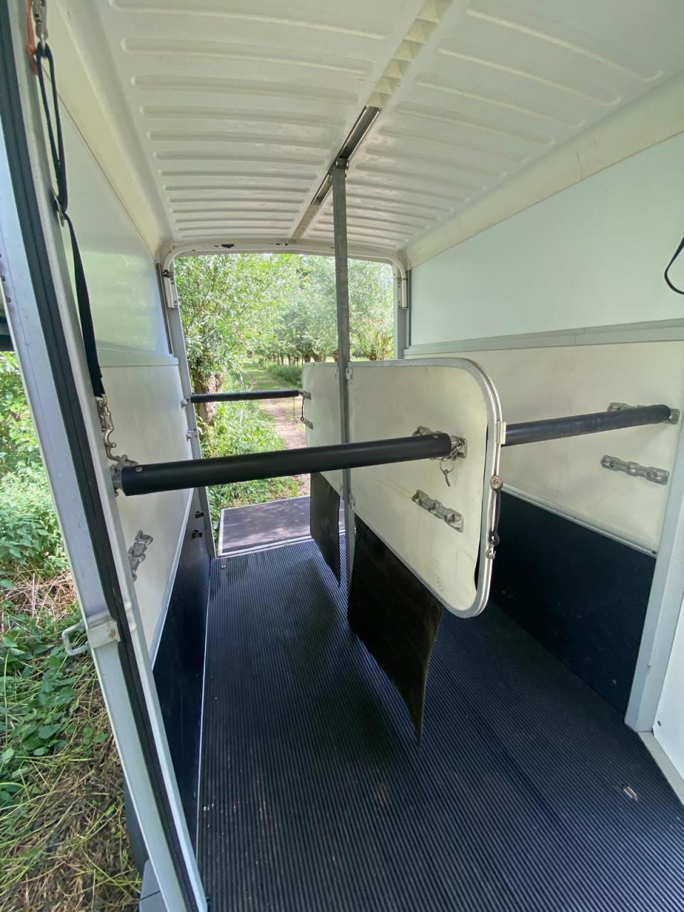 Te Koop: mooie IFOR WILLIAMS paarden trailer voor 2 paarden
