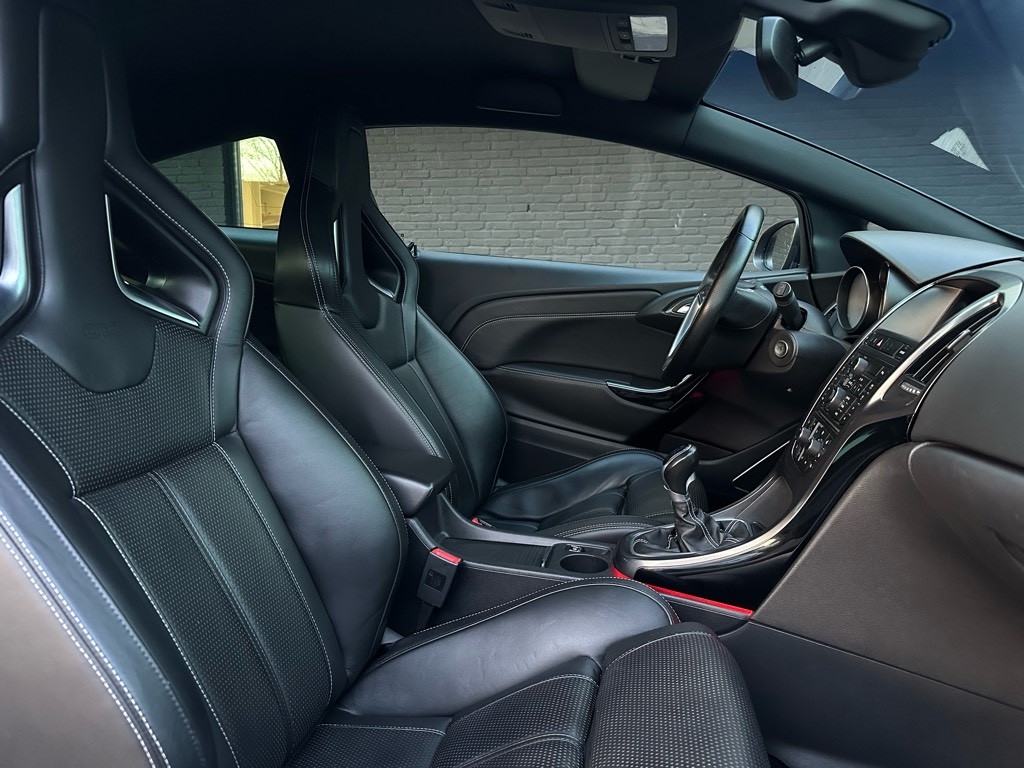 Opel Astra gtc 2.0 turbo opc