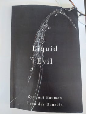 Boek Liquid Evil by Zygmunt Bauman