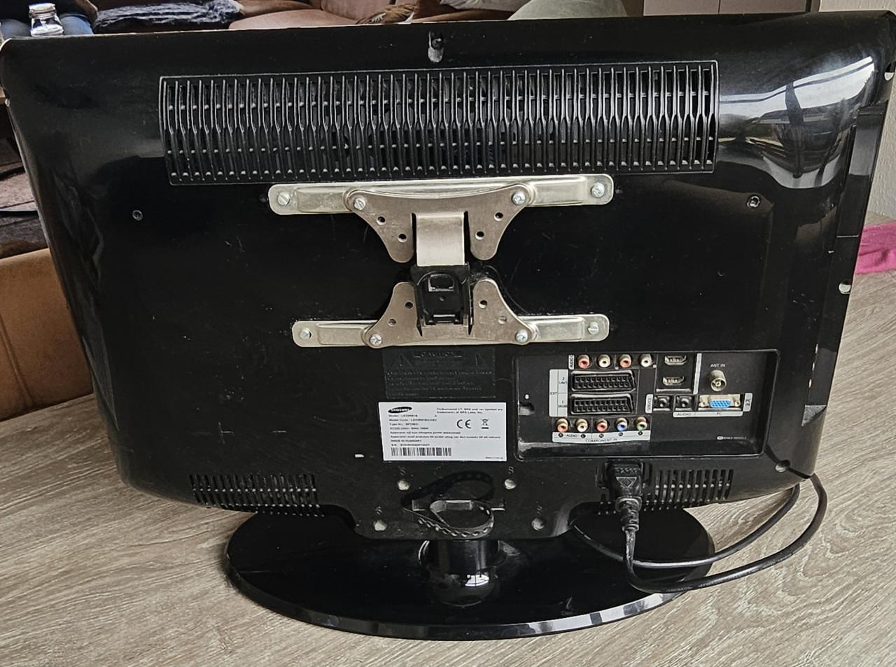 23 inch Samsung TV LE23R81B