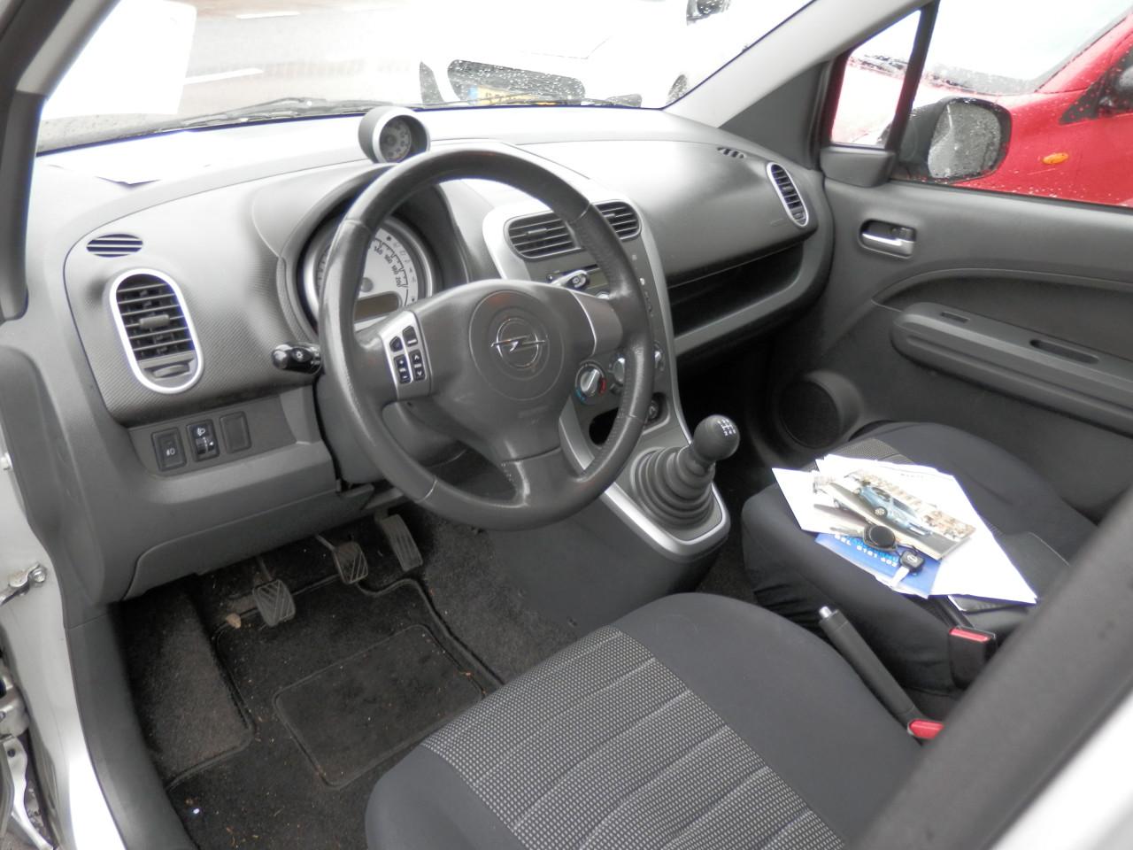 Auto Garant Biedt Aan: Opel Agila 1.2 Enjoy