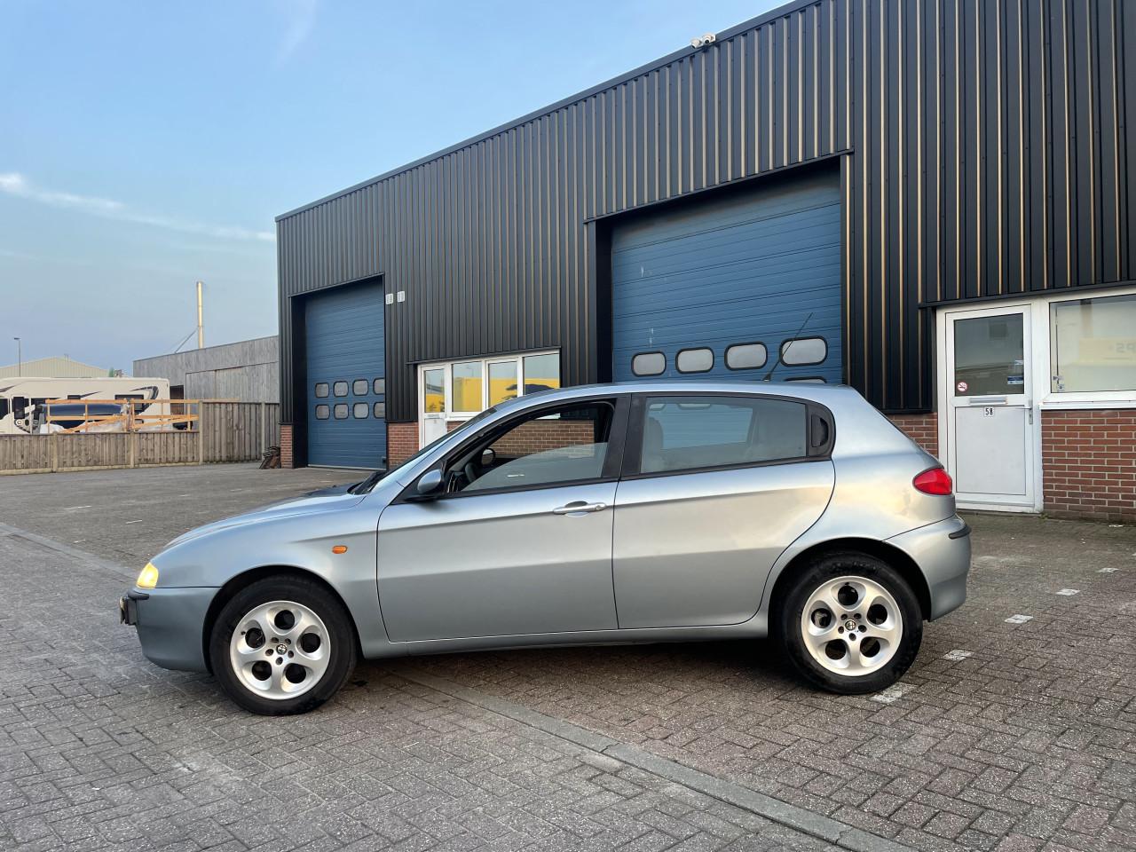 Alfa Romeo 147 1.6 T.Spark Ed. Sportiva//NAP/BOEKJES/APK/