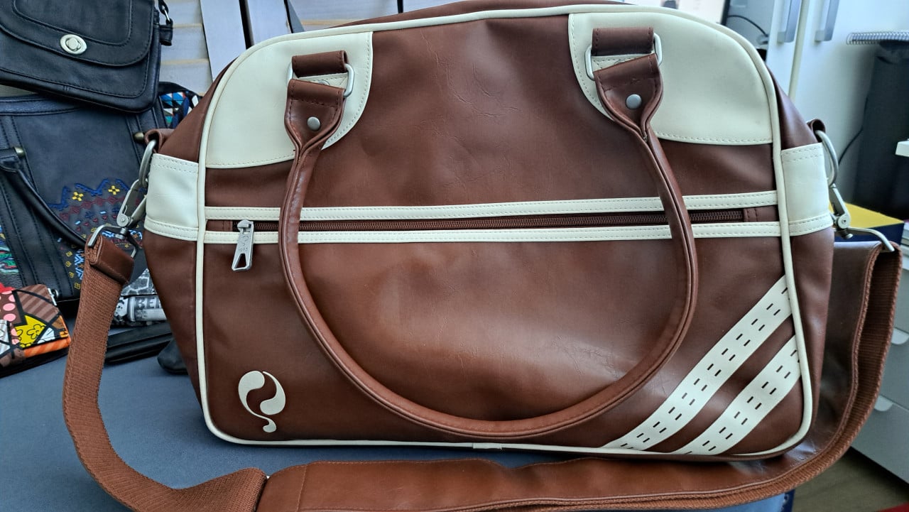 Mooie kleurrijke tassen, z.g.a.n.