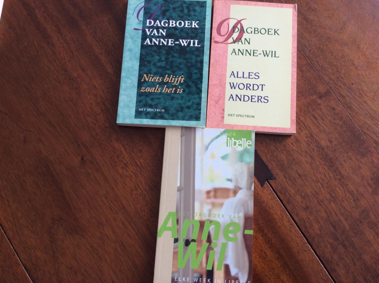Verschillende pocketboekjes over:Anne-Wil. Bekend van tijdschrift LIBELLE.