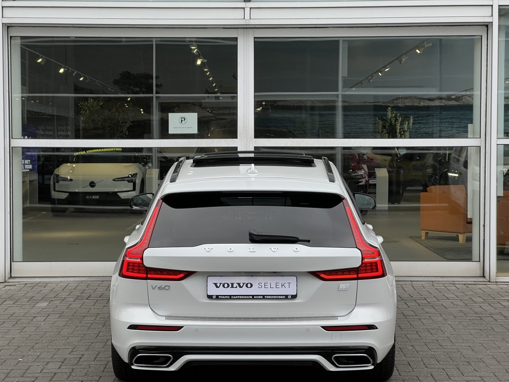 Volvo V60 t6 340pk recharge r-design| panodak| adap.cruise| 360camera| tre