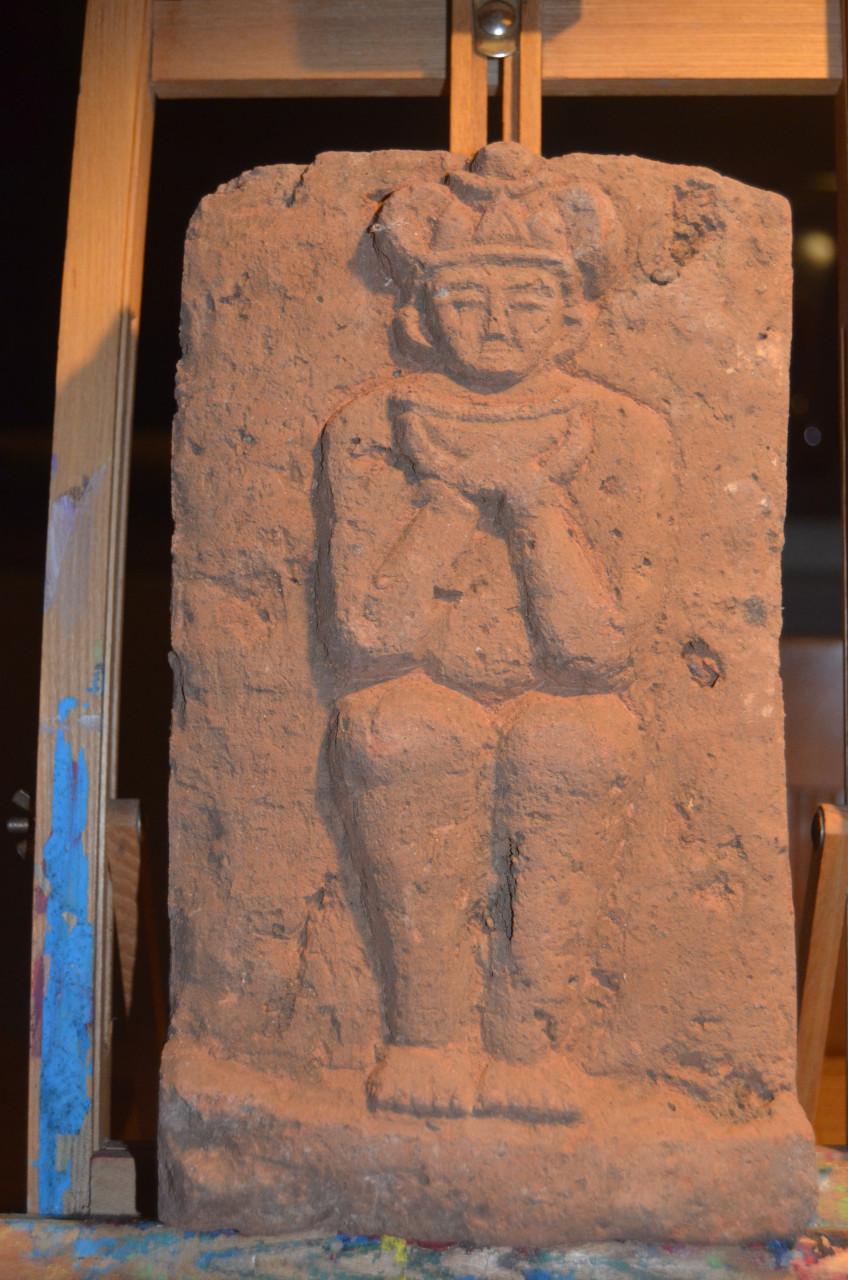 Terracotta gevelsteen Majapahit O. Java 13e - 15e eeuw