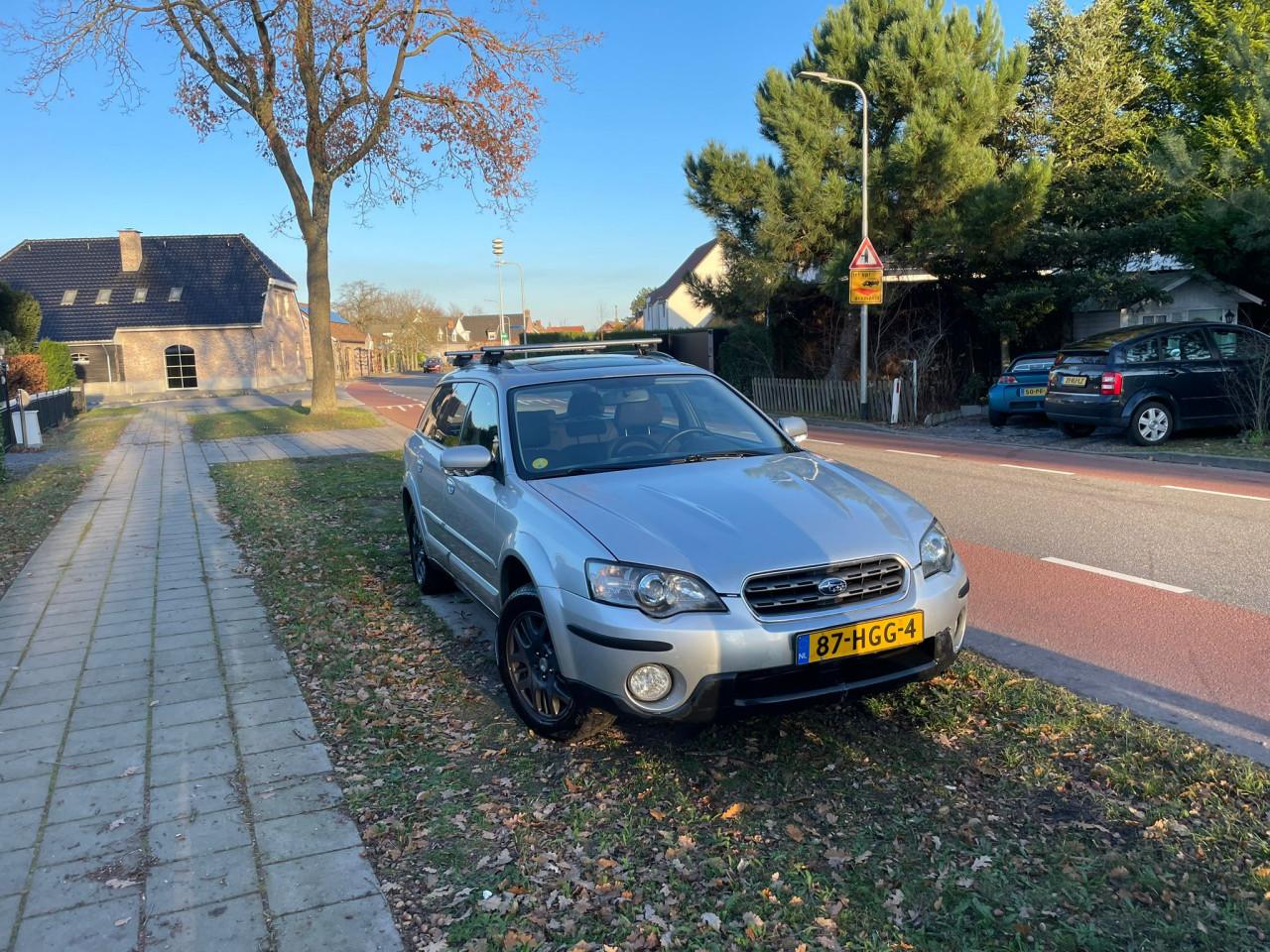 Nette Subaru Outback - 2.5i