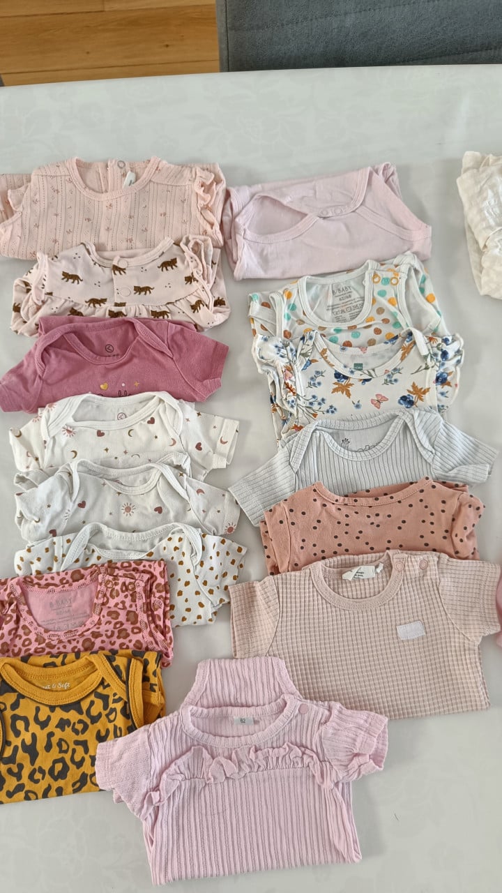 62 delig Meisjes kledingpakket maat 56-62-68