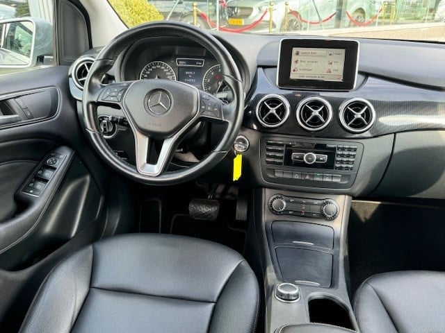 Mercedes-Benz B-Klasse 180 ambition l leder twin l airco l becker map pilot