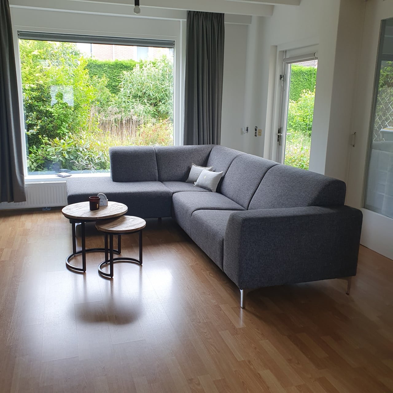 Moderne hoekbank, strak en zacht design