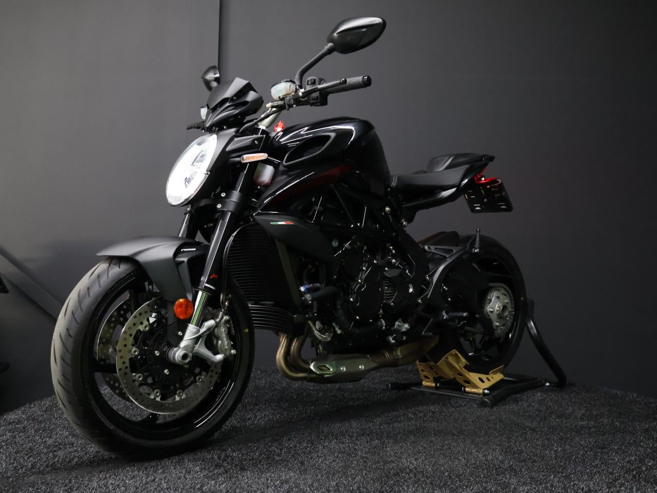 BRUTALE 800 R | BTW Motor