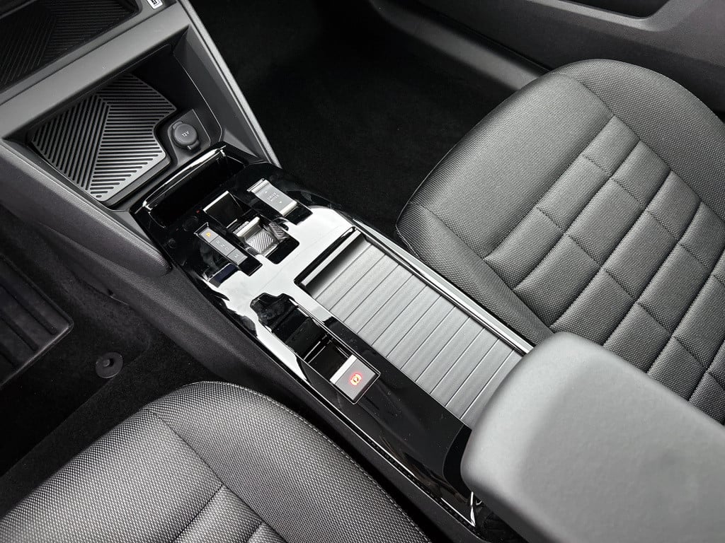 Citroen C4 hybrid 145pk automaat business private lease € 489,- pm - 48mnd 