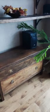 Houten ladekast / TV kast met 2 grote laden o.a. evt. voor CD's /DVD's