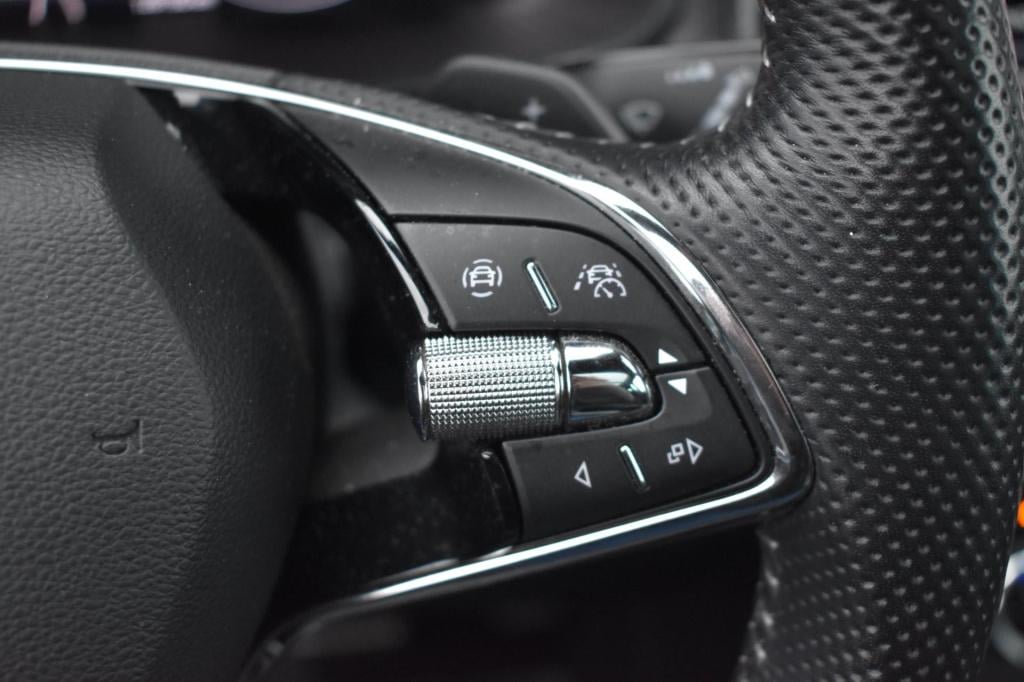 Skoda Kodiaq 1.5 tsi sportline | trekhaak | adapt. cruise | nap | canton | 