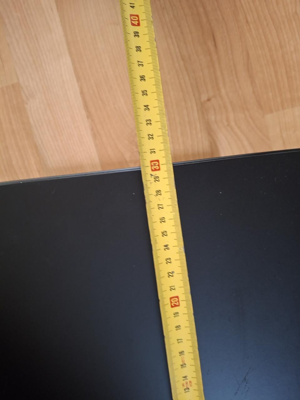 Staande lamp met 3 poot hout en 2 kappen en salontafels of bijzettafeltjes