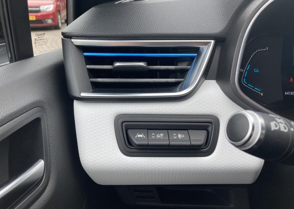 Renault Clio 1.6 e-tech hybrid 140 serie limitee e-tech