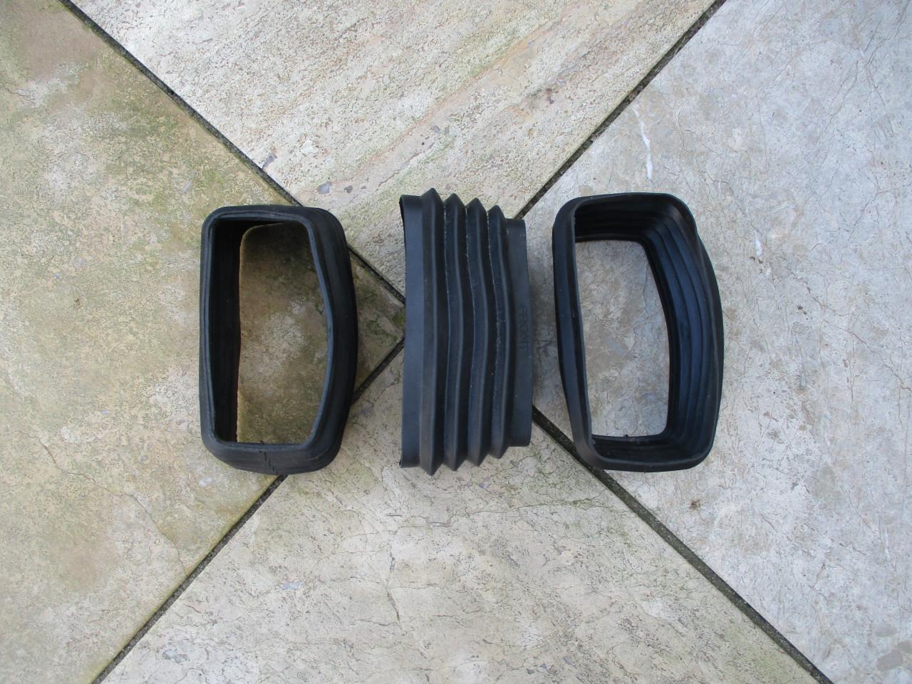Nieuwe harmonica rubbers voor oldtimer bromfiets motor/kettingkast
